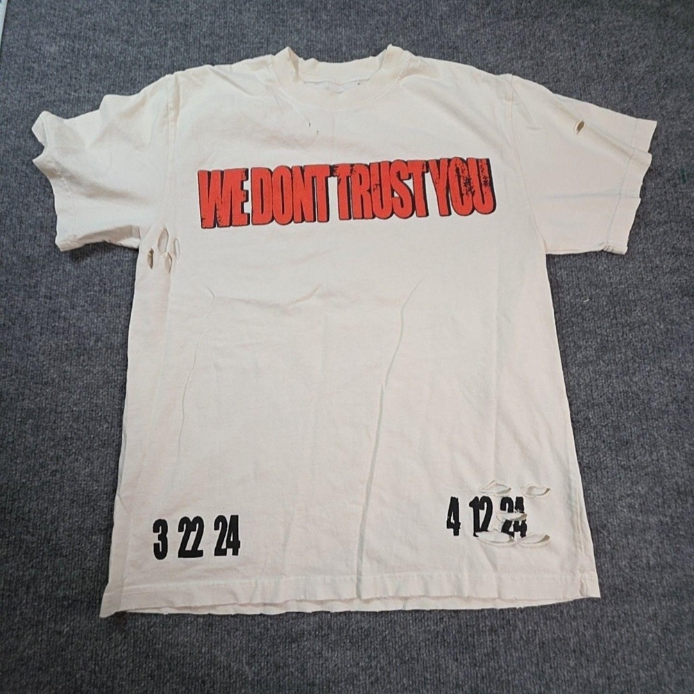 WE DONT TRUST YOU Shirt Mens Medium White Distressed Graphic Tee T-Shirt Music